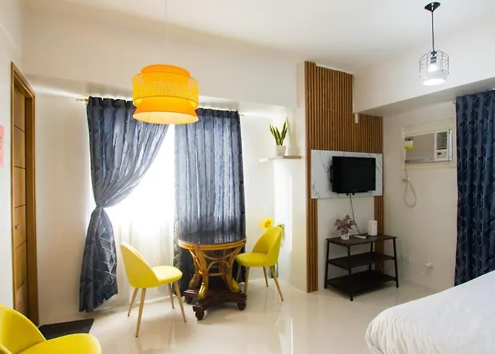 Casa - Chic Pool View Near Ayala Mall